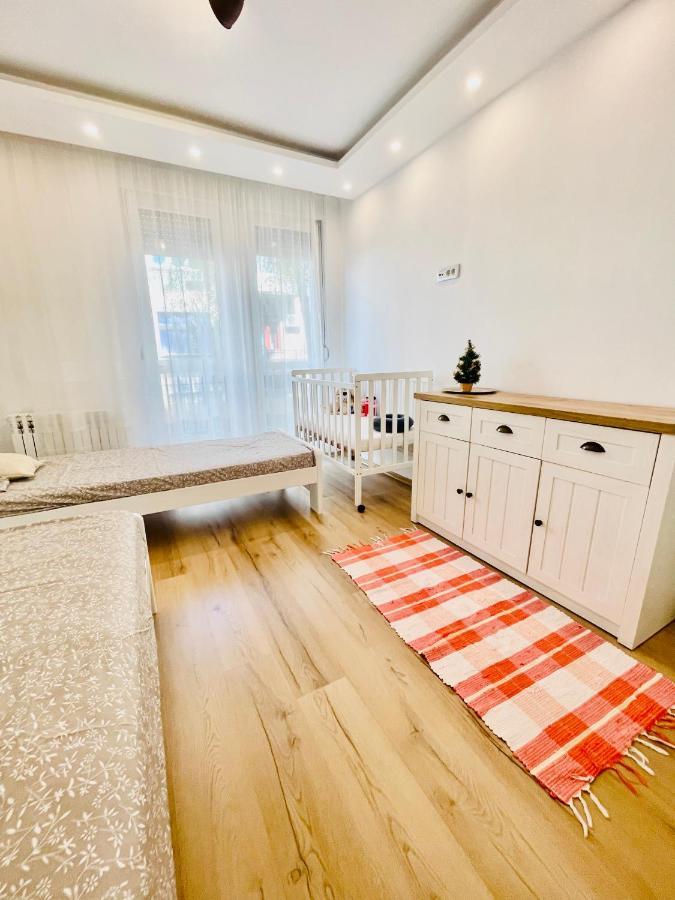 Apartman Centar Sa Sigurnim Parkingom SJJ Esterno foto